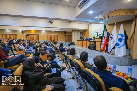 چالش‌های حمل و نقل عمومی در کلانشهر اصفهان